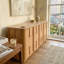 Buffet en chêne à 4 portes avec plateau en travertin et portes surélevées Hearth 84 po Hearth-134040041