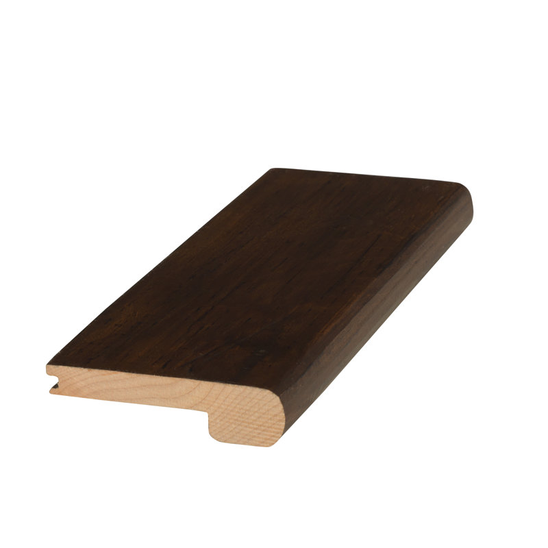 Nez d'escalier en bois manufacturé de 0,8 po d'épaisseur et de 3 po de largeur et de 84 po de longueur, Bouleau java