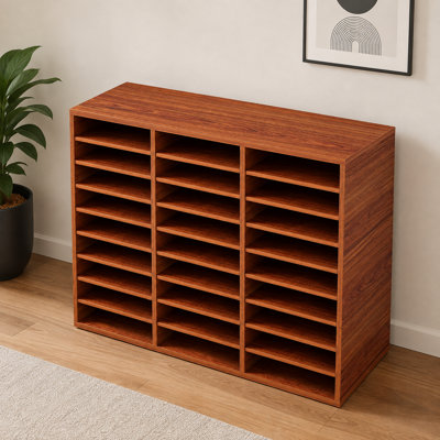 Armoire de tri de documents en MDF brun à 27 compartiments avec étagères ajustables ; idéale pour organiser le courrier, les magazines et les dossiers dans les bureaux, les maisons ou les écoles.