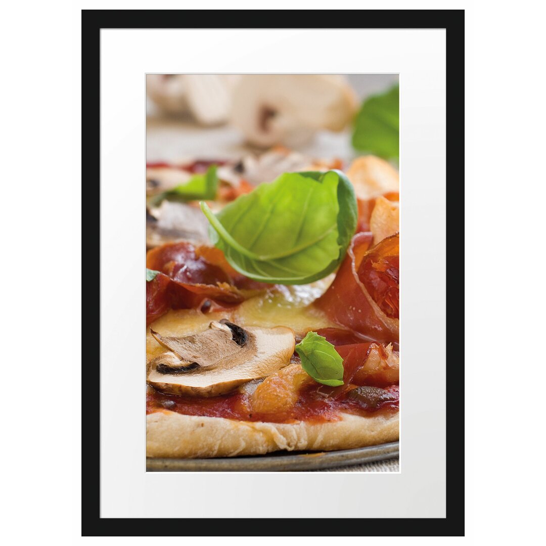 Gerahmtes Poster Pizza mit Schinken Pilzen