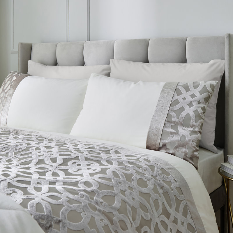 Lattice Cut Velvet Duvet Cover Set with Pillowcases, Super King Duvet Cover + 2 Standard Pillowcases, Natural