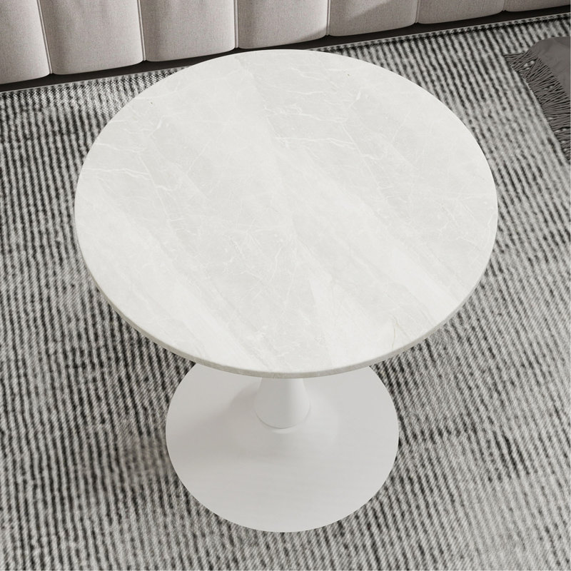 Table basse de 27,6 pouces de style Mid-Century moderne, pouvant accueillir de 2 à 4 personnes, dotée d'un plateau rond en marbre veiné de blanc, parfaite pour divers espaces.