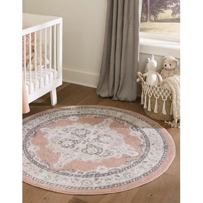 Saira Oriental Indoor Rug