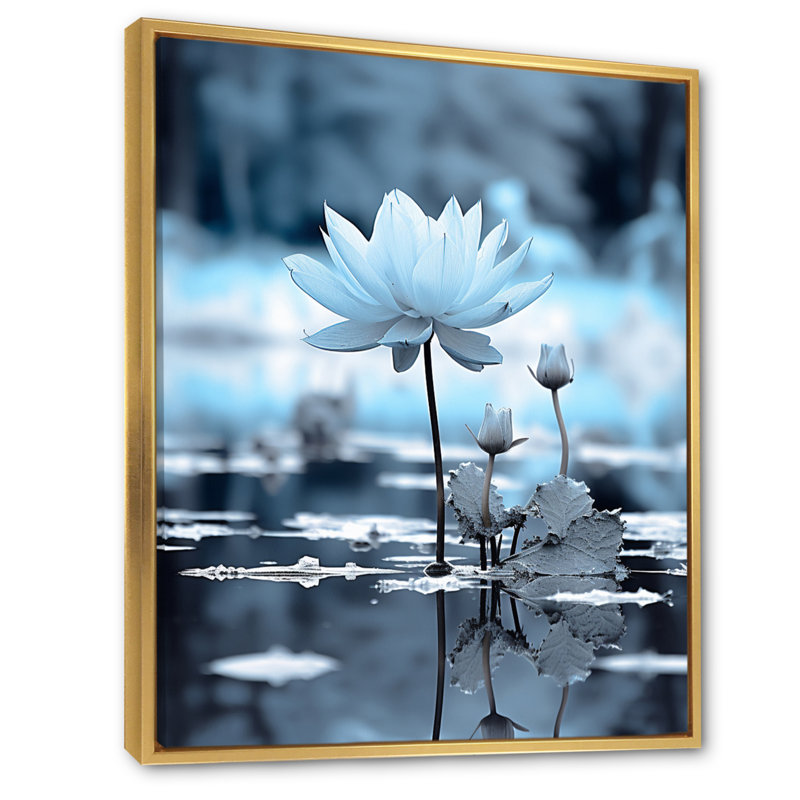 Monochromes bleus et blancs Winters Reflection I - Art mural sur toile florale, Cadre flottant doré