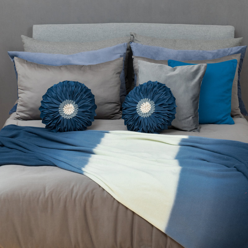 Housse et insert décoratif décoratif 3D Floral, H 12 po x l 12 po, Velours bleu marine