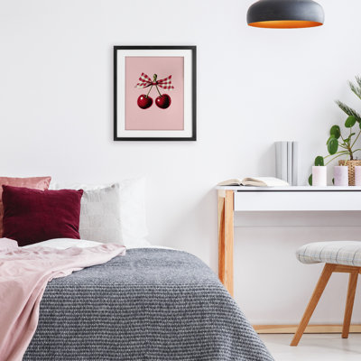 «Cherries with Gingham Bow», reproduction encadrée sous verre, design par Christine Simpson Art