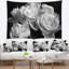 Tapisserie noir et blanc floral bouquet of roses-28501402