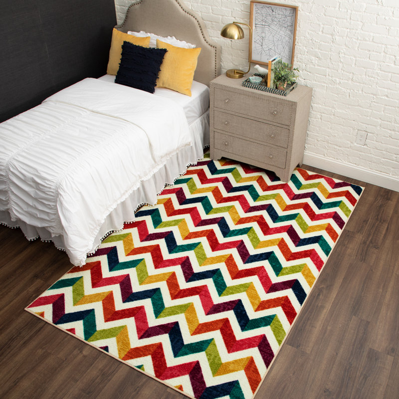 Tapis à chevrons rouge et jaune Rory, Rectangle 5 pi x 8 pi