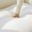 Causeuse-coussin modulaire en chenille blanche