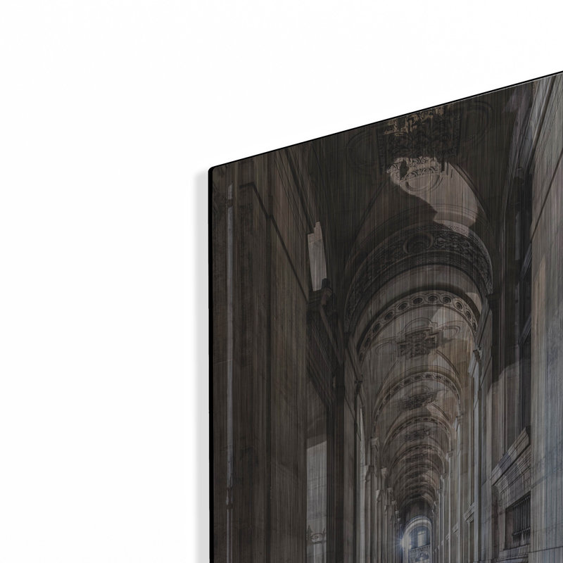 «Paris - Louvre Corridor» par AKG, H 16 po x l 12 po