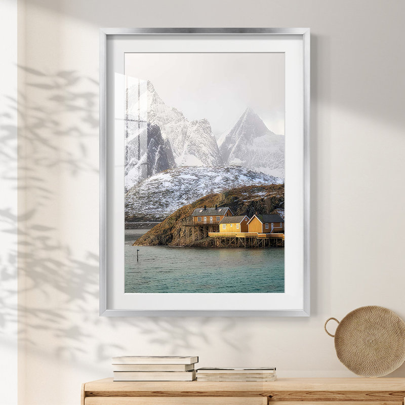 The Yellow Village I - Impression encadrée, H 28,5 po x l 20,5 po, Argent argent