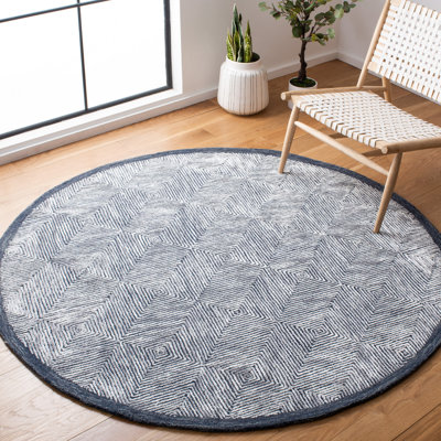 Kennison Hand Tufted Viscose/Wool/Cotton Abstract Rug in Gray/Ivory