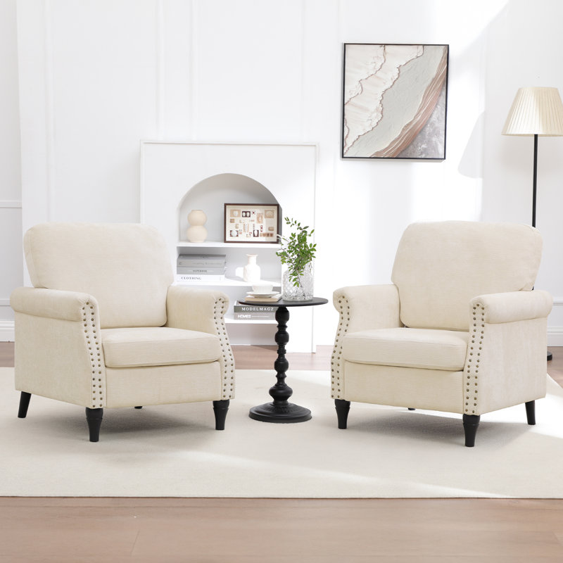 Fauteuil rembourré avec accents cloutés, Beige