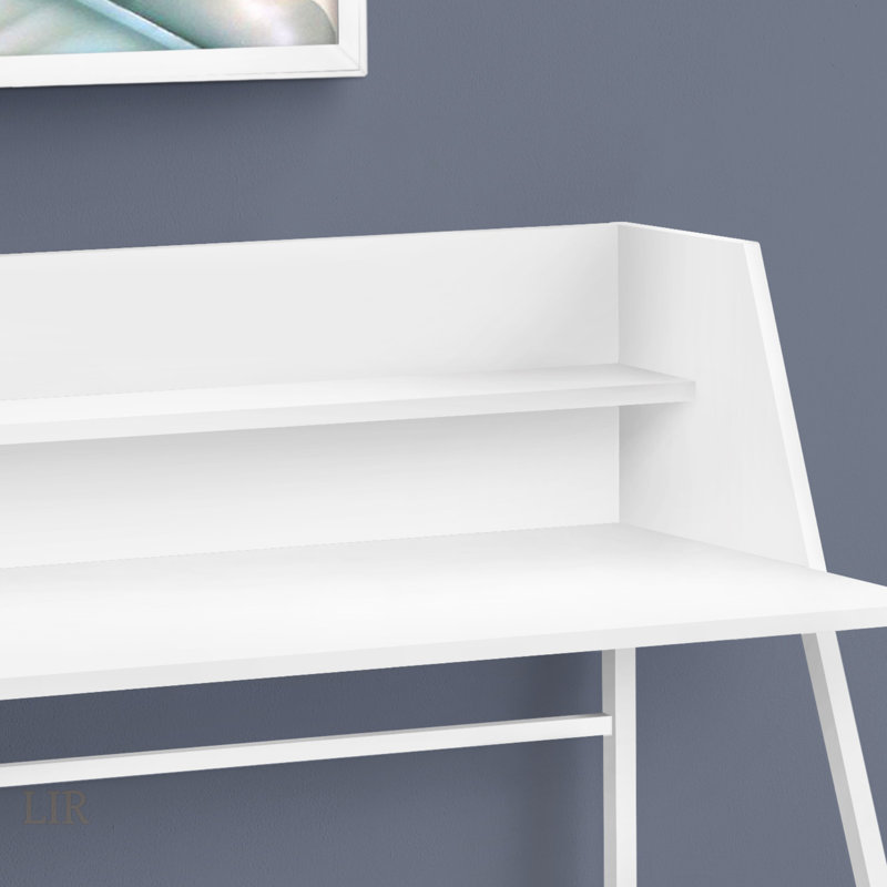 Bureau d'ordinateur moderne en stratifié blanc avec tablettes de rangement et base en métal robuste pour le bureau à domicile