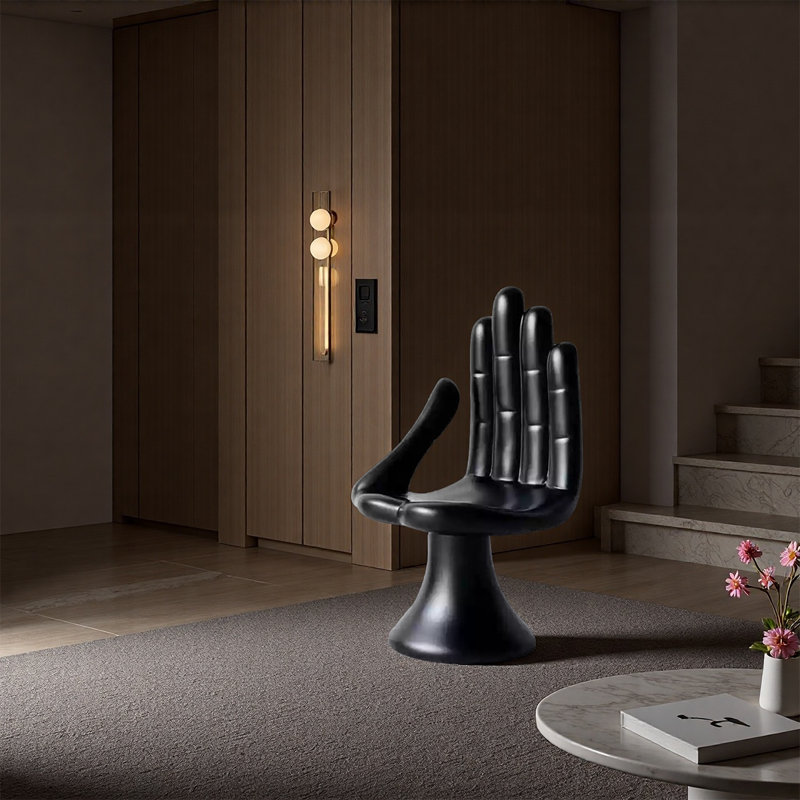 Chaise simple en verre noir de forme spéciale