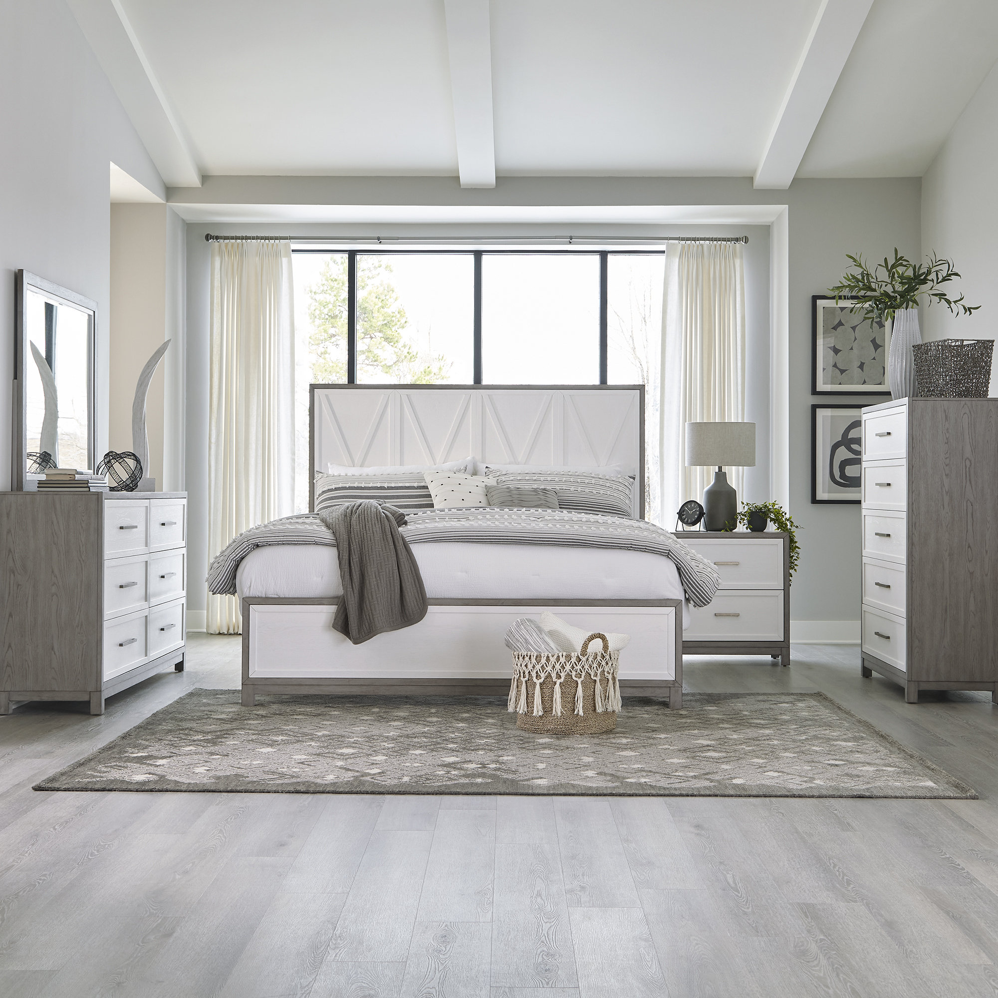 American Drew 5-Piece Bedroom Set