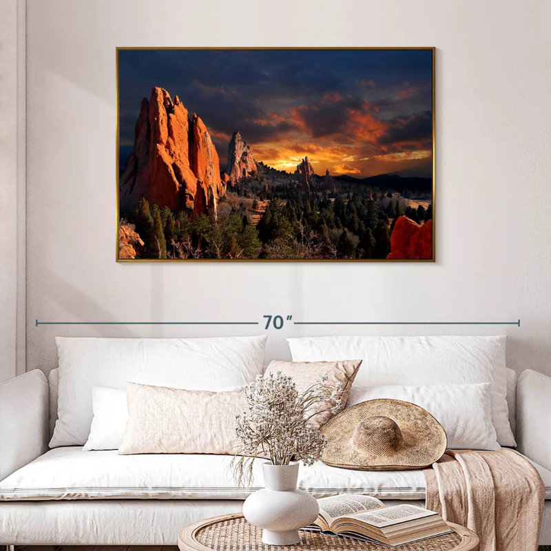 Jardin du crépuscule des dieux, 46 po x 31 po, Cadre flottant doré