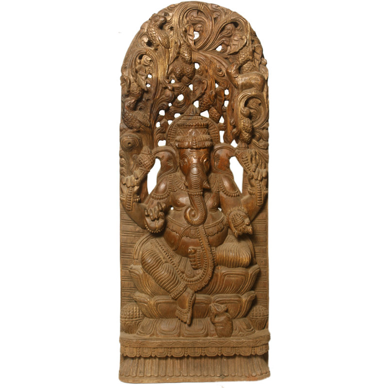 Quatre Ganesha à quatre bras assis sur fond floral Aureole