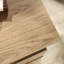 Table de chevet brune, tiroir et tablette, support de finition de chambre à coucher facile à assembler avec un look campagnard décontracté, installation simple et polyvalente