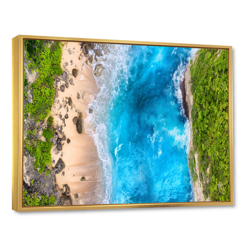 Vue aérienne de la plage tropicale turquoise II - reproduction sur toile, H 30 po x l 40 po, Toile à cadre flottant doré