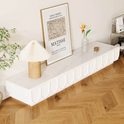Meuble télé moderne minimaliste de 70,87 po à 141,75 po, console média crème avec 4 tiroirs, plateau en pierre frittée blanche brillante (aucun assemblage requis)