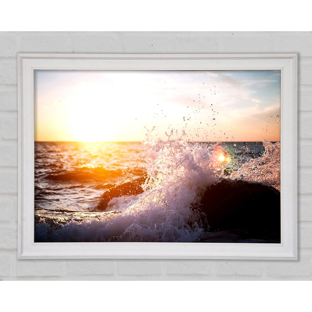 Crashing Waves In The Sunset - Einzelne Bilderrahmen Kunstdrucke