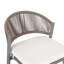 Tabourets de comptoir d'extérieur à structure en métal à hauteur d'assise de 26 po avec dossier en forme de feston en rotin PE, ensemble de 2, gris mat