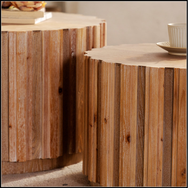 Ensemble de 2 tables basses rondes gigognes en noyer avec structure à lattes verticales, H 15,75 po x l 47,25 po x P 27,56 po
