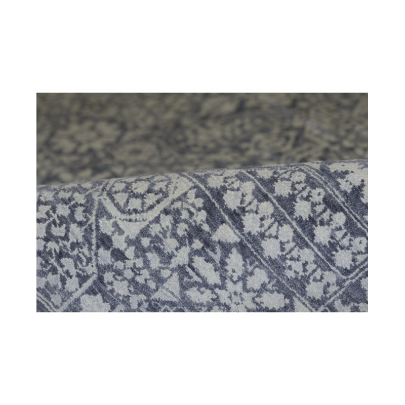 Signature Wool Oriental Area Rug