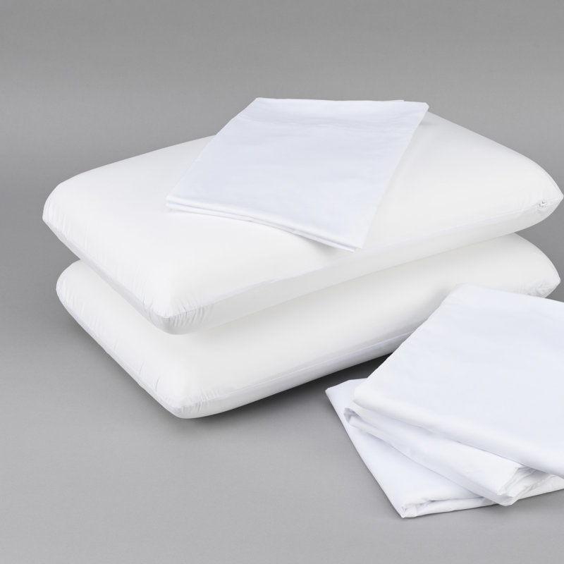 Literie refroidie pour très grand lit - oreillers en mousse viscoélastique moulée, draps blancs, protège-matelas avec drap, sommeil réparateur