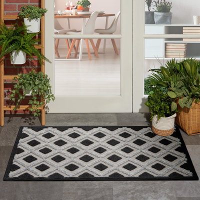 Aeliana Geometric Indoor / Outdoor Rug