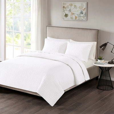King/ King 3 Piece Quilt In White - Square Check Reversible Filled Machine Washable Reshape Design Fill Charming