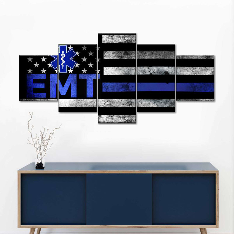 Drapeau EMT, reproduction sur toile, H 55 po x l 24 po x P 1,25 po