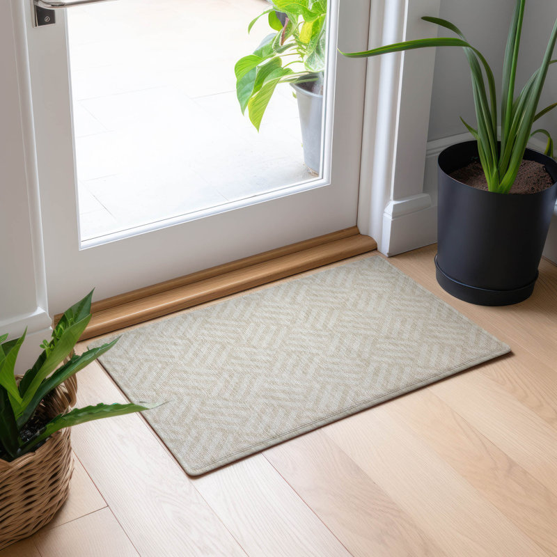 Tapis intérieur / extérieur Loreen avec envers antidérapant, Rectangle 1 pi 8 po x 2 pi 6 po