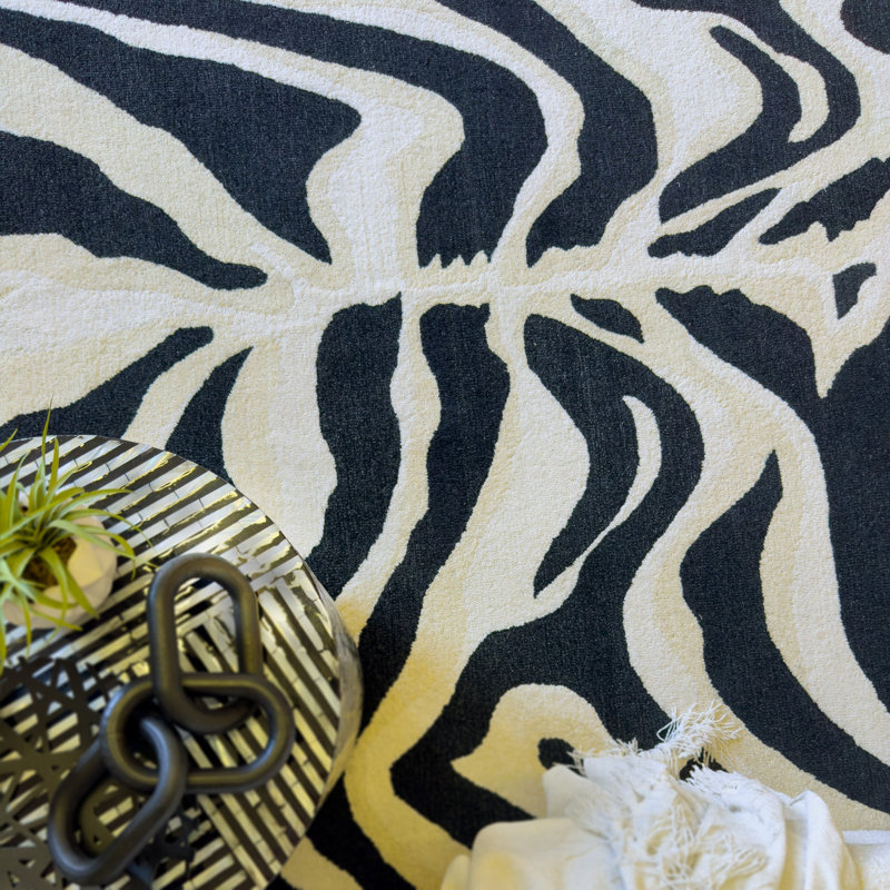 Diane-Zebra, Runner 2'6" x 8'
