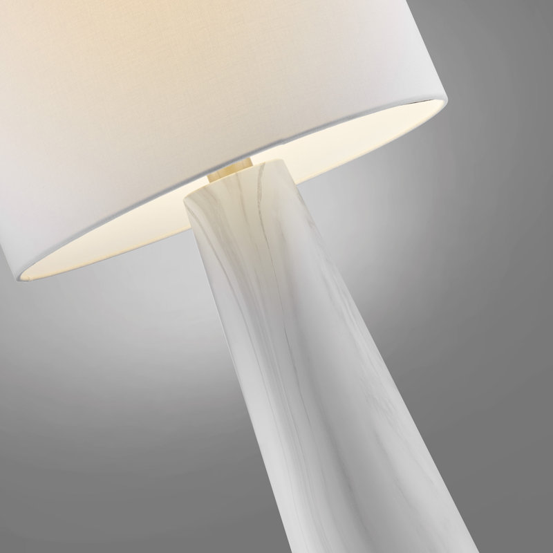 Lampe de table en résine Iarlaith, Blanc, H 30,25 po x l 17 po x P 17 po