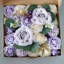 Arrangement floral de roses Dahlia Iris Eucalyptus
