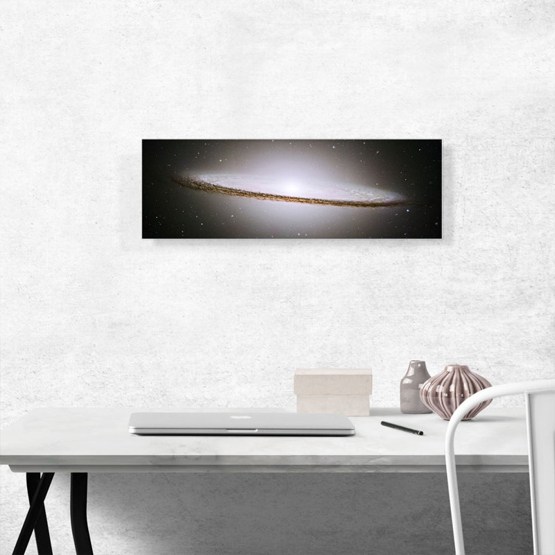 Sombrero Galaxy Hubble Telescope Messier 104 - reproduction de photo panoramique sur toile tendue