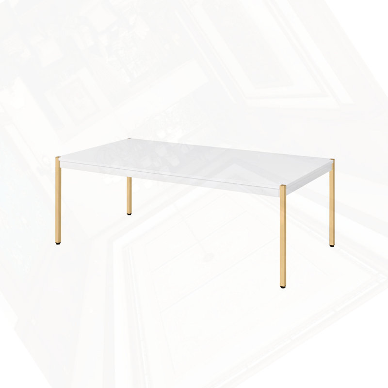 Table basse blanche et dorée