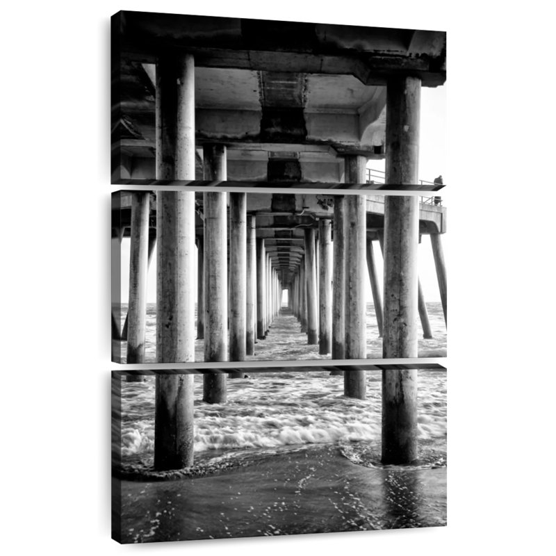 Underneath huntington beach pier Aletra, H 32 po x l 20 po
