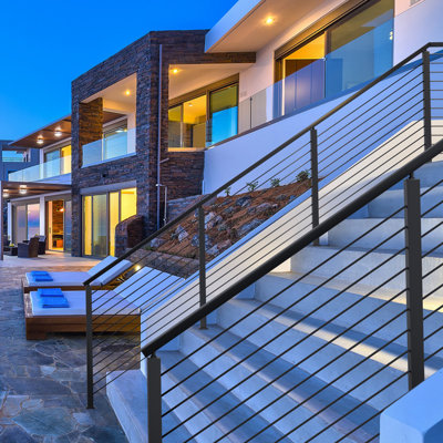 VEVOR Cable Railing Post Steel 30° Angled for Stairs with Pre-Drilled Holes