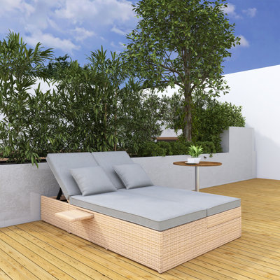 Lit de jour inclinable en rotin de 47 po de large avec coussins