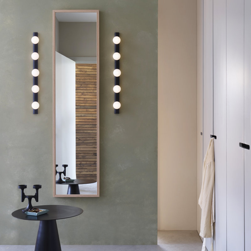 Cabaret 5 - Light Bath Bar