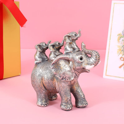 Figurines et sculptures d'animaux faites à la main