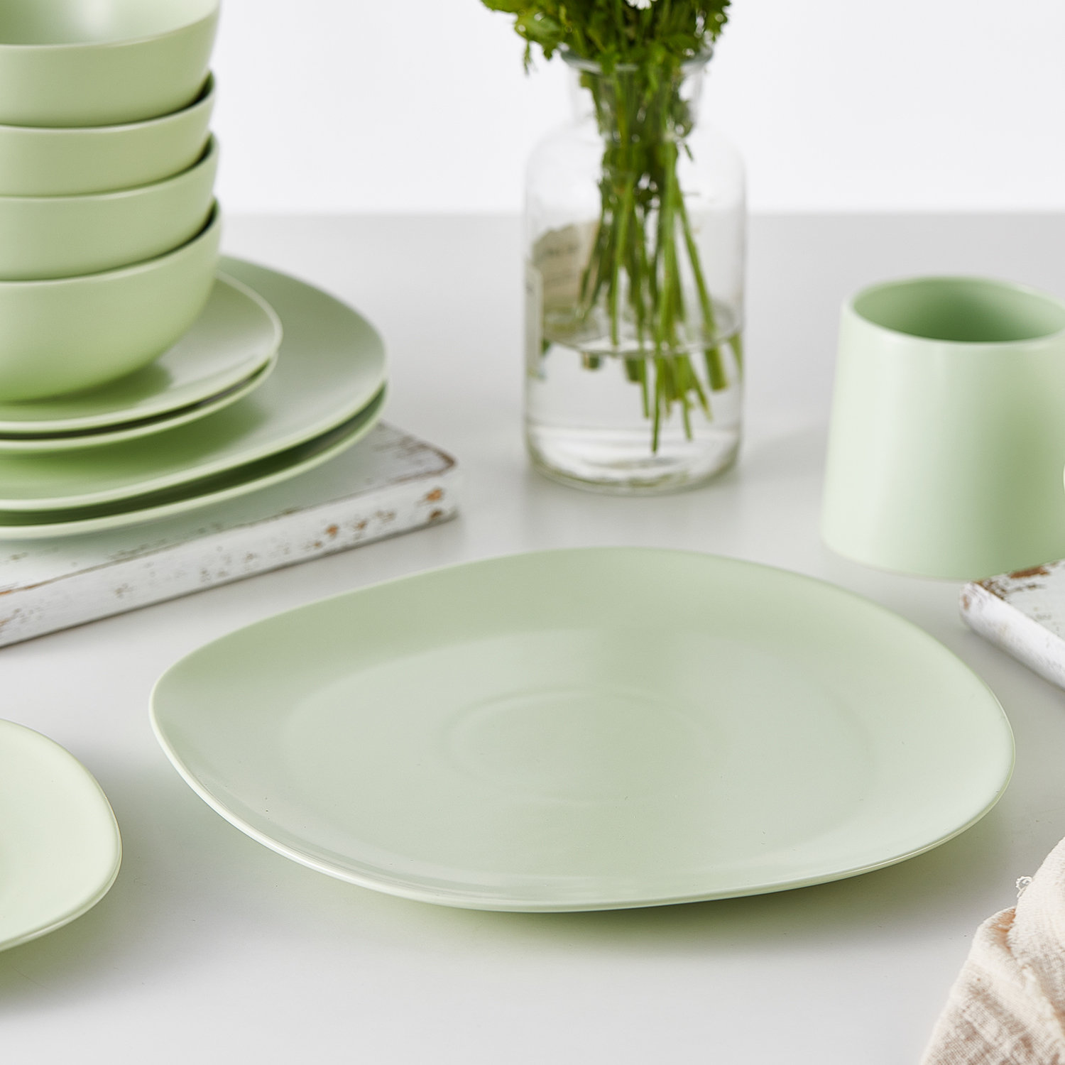 Stone Lain Delilah 11" Porcelain Dinner Plate, Lime Green