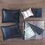 Literie simple avec édredon - imprimé médaillon bleu marine, coussin décoratif doux, drap complet, motif élégant et tendance, bordures brodées, solution polyvalente-132959612-132959615