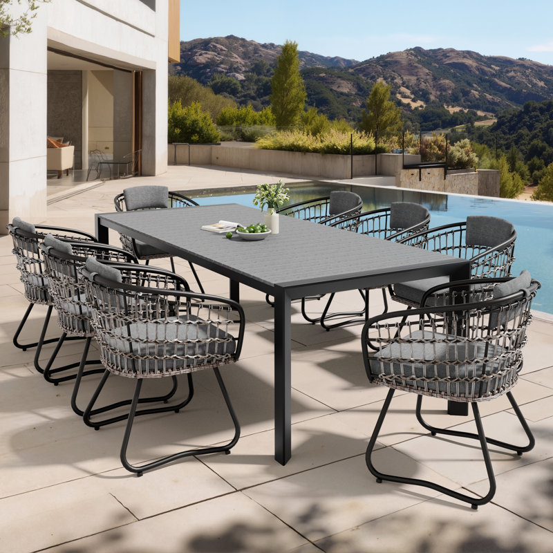 Ensemble repas pour 8 personnes en aluminium avec chaises en rotin et trou pour parasol