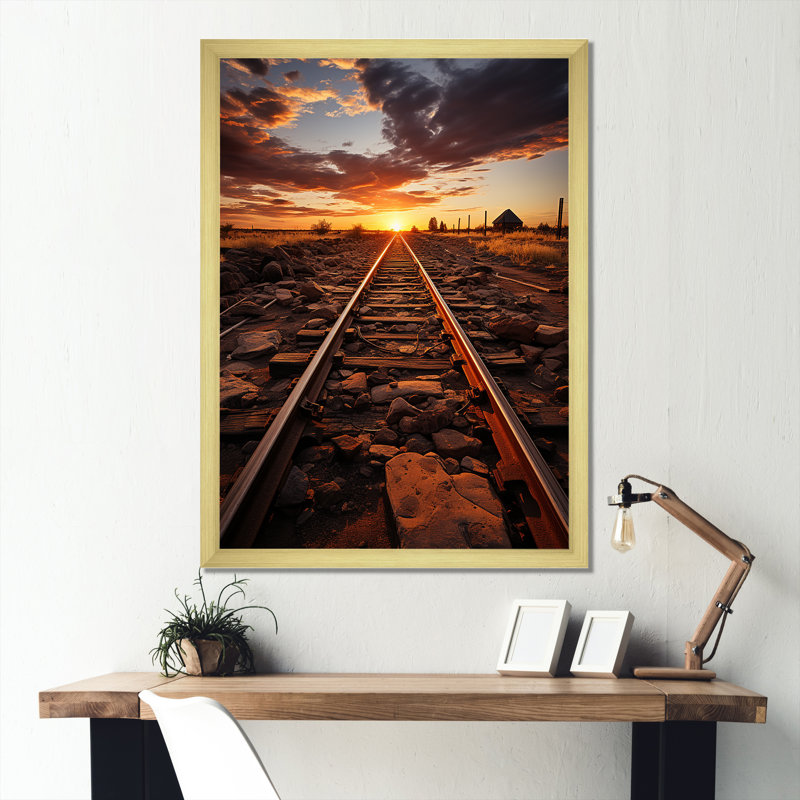 Chemin de fer dans un paysage coucher de soleil III sur toile, H 32 po x l 16 po x P 1 po, Cadre doré simple