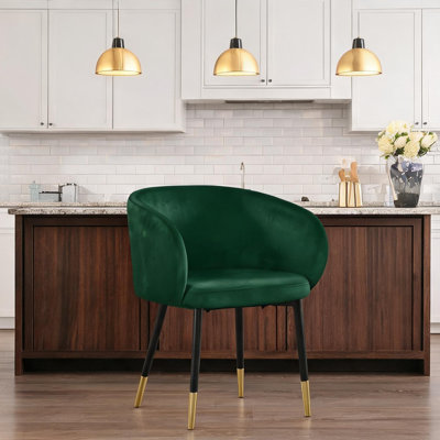 Chaise d'appoint de salle à manger avec dossier en tonneau, revêtement en velours vert et bordure dorée, L 22 po x l 23,5 po x H 30 po