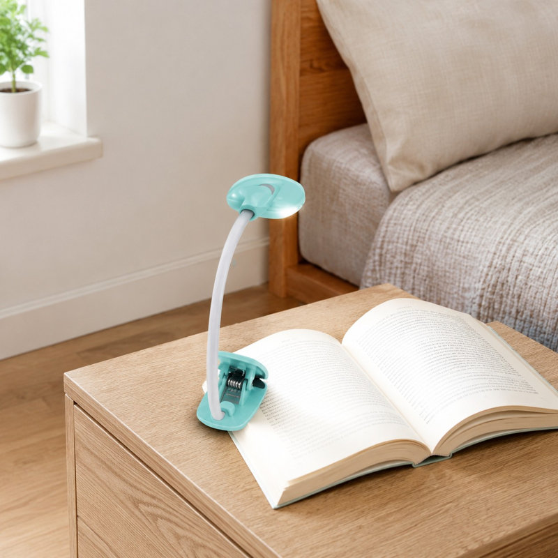 Ensemble de 3 petites lampes de lecture à pince pour enfants, fonctionnant sur piles (12 piles incluses) et à luminosité réglable pour lire au lit.